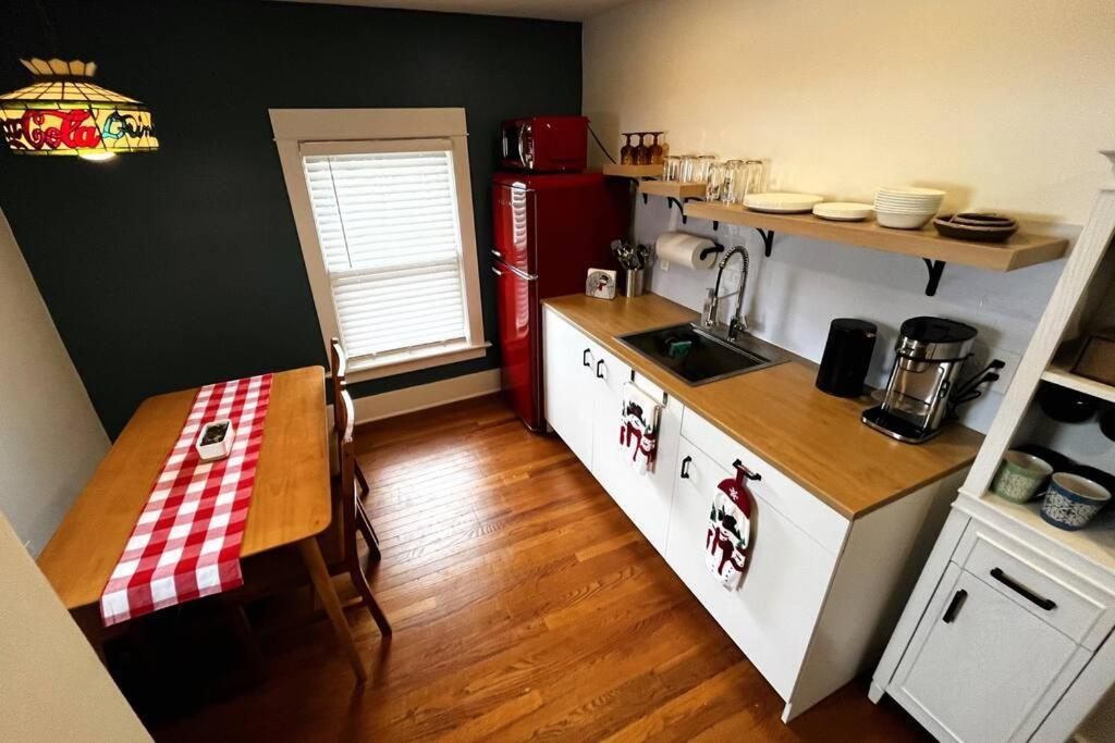 Fiesinger House - Private 3-Bd Unit In Historic Home, Downtown Сандаски Экстерьер фото