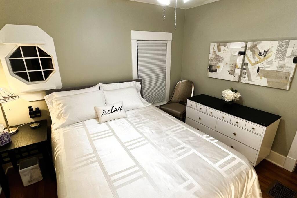 Fiesinger House - Private 3-Bd Unit In Historic Home, Downtown Сандаски Экстерьер фото