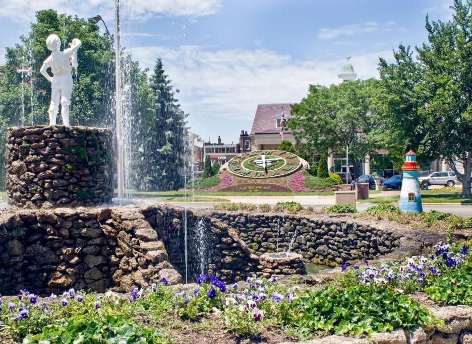 Fiesinger House - Private 3-Bd Unit In Historic Home, Downtown Сандаски Экстерьер фото